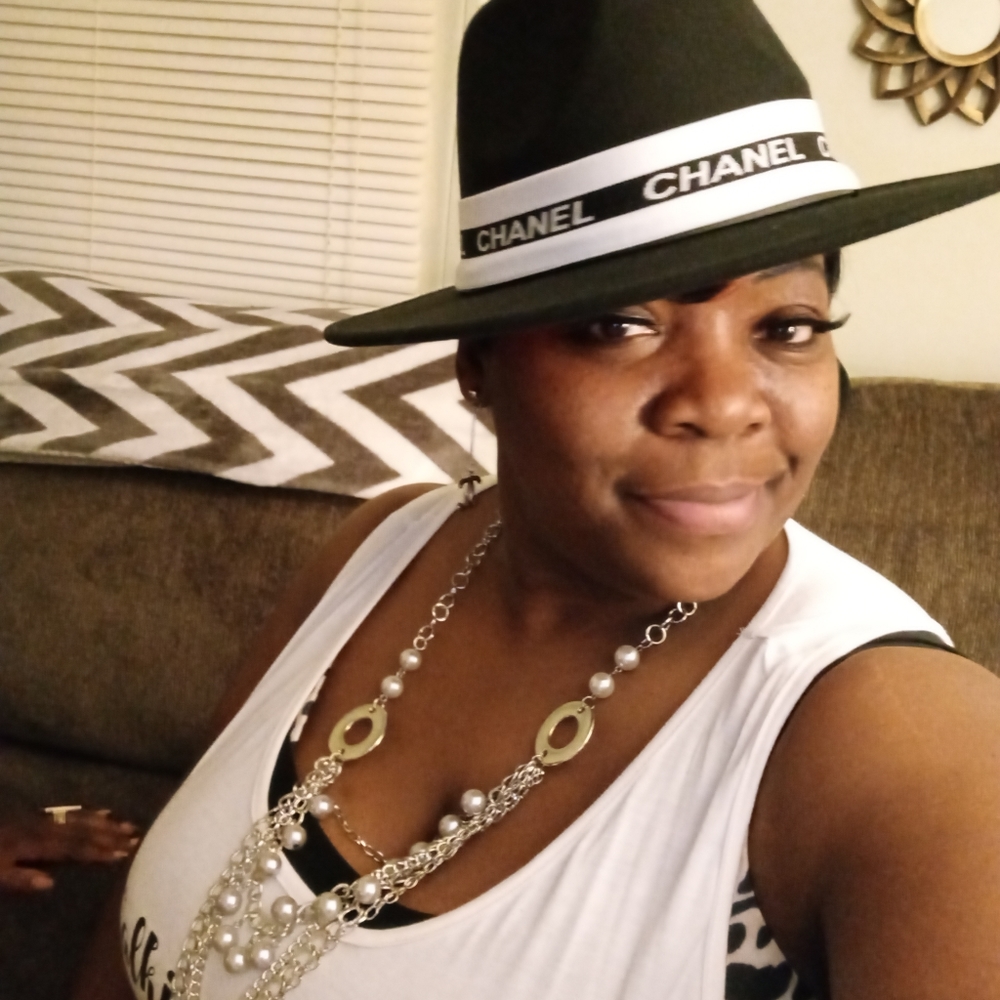 Meet your Posher, Toya